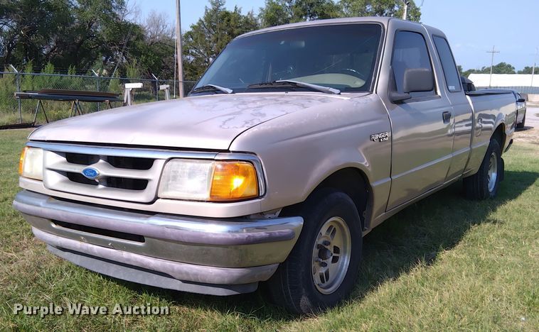 1997 Ford Ranger XLT SuperCab pickup truck - EM8049