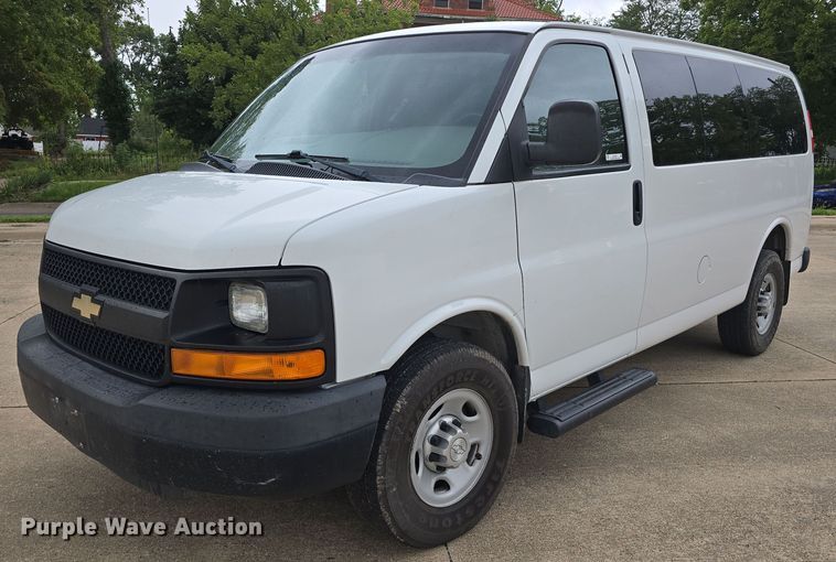 2015 Chevrolet Express 3500 van - EO1556