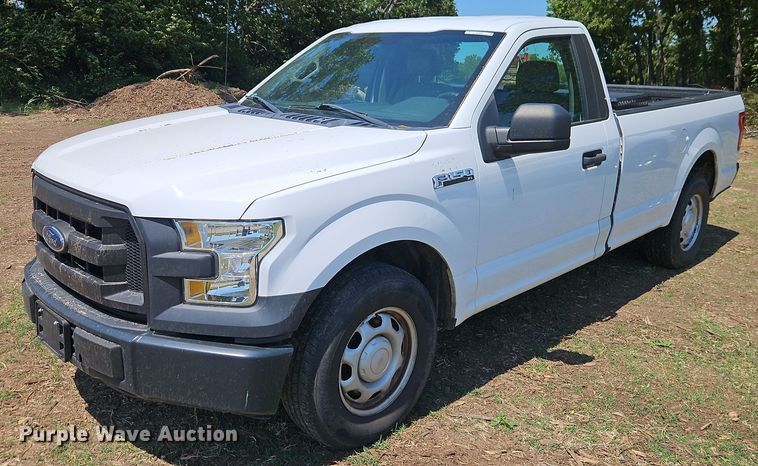 2015 Ford F150 XL pickup truck - EO4621