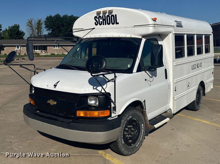 2005 Chevrolet Express G3500 school bus - ER2237