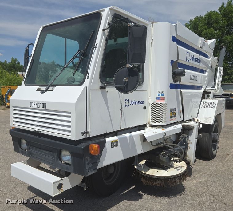2004 Johnston MX450 street sweeper - ER5453