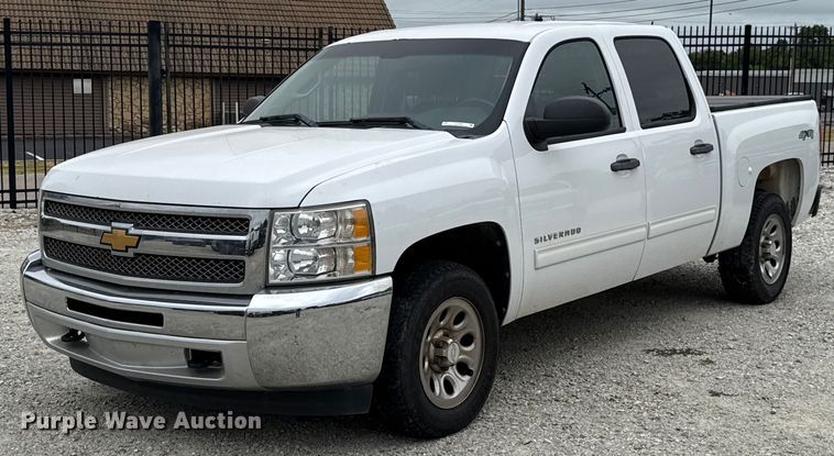 2012 Chevrolet Silverado 1500 Crew Cab pickup truck - EU2002