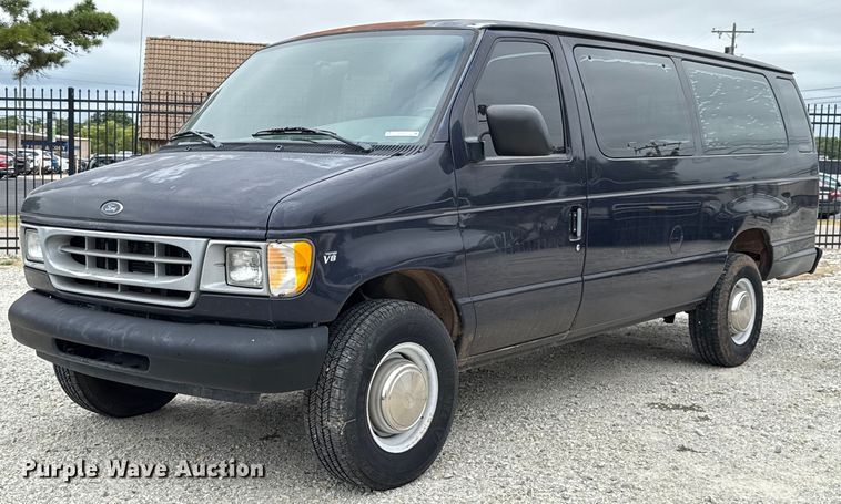 2000 Ford E350 van - EU2010
