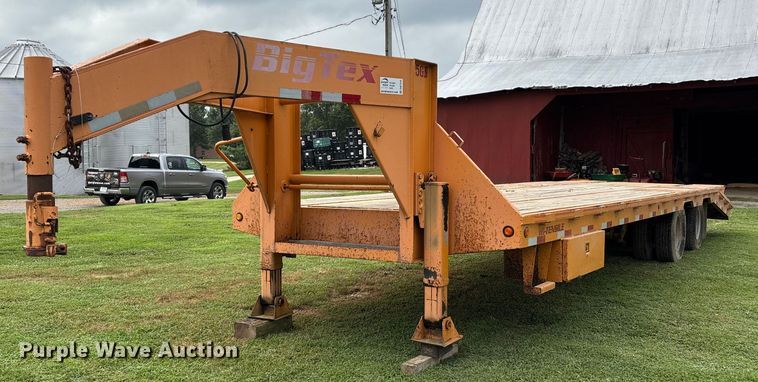 2004 Big Tex 25GN-24+5 equipment trailer - DW7244