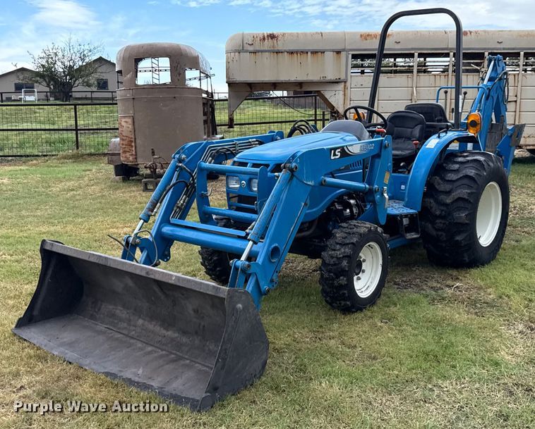 2014 LS G3033 MFWD tractor - DX5703
