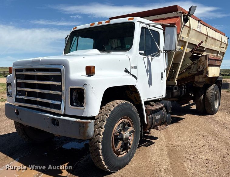 1988 International S1900 Feed Mixer Truck - DX8058