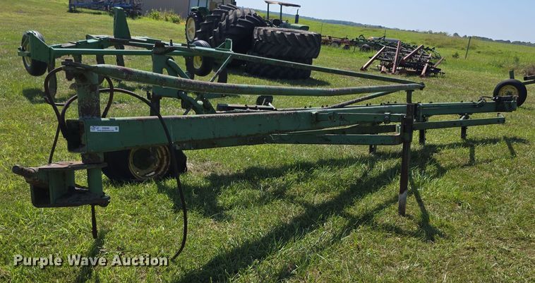 John Deere 2450 plow - DZ6099
