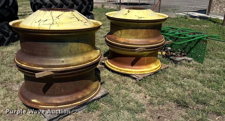 John Deere combine dual wheel set - DZ8864