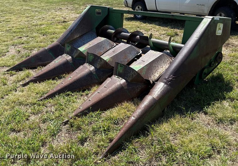 John Deere corn head - DZ8872