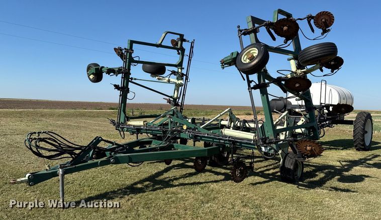 Sunflower 3040-28 liquid fertilizer applicator - DZ8888