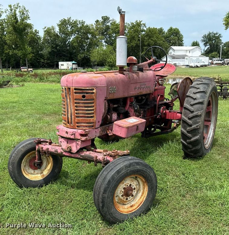 International Harvester Farmall 350 tractor - ED4362