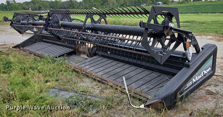 2011 MacDon FD70 flex draper head - EF1956