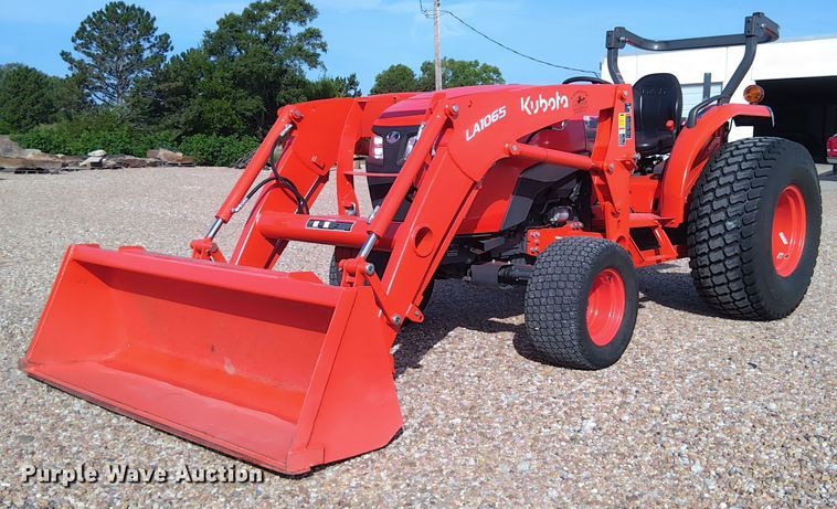 Kubota MX4800 tractor - EM8031
