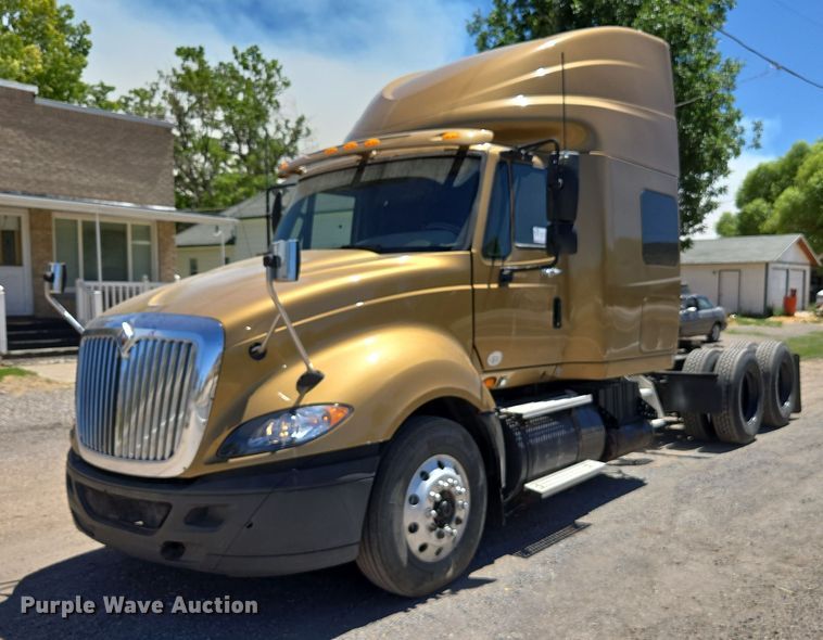 2013 International LF687 semi truck - EC1102