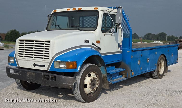 1998 International 4700 flatbed truck - ED2176