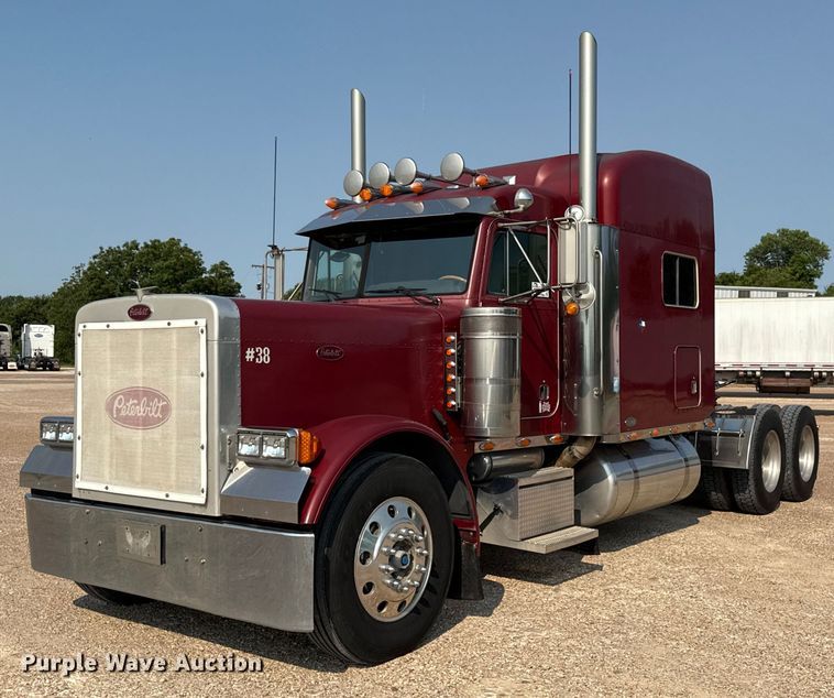 2004 Peterbilt 379 semi truck - ED5806