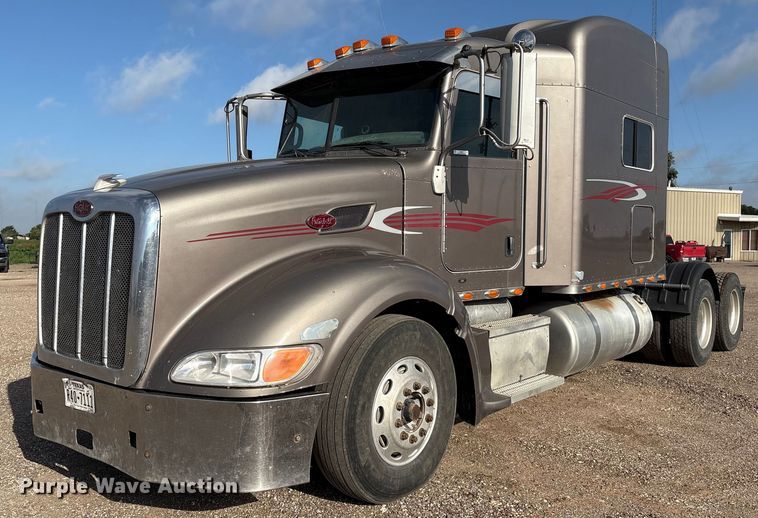2007 Peterbilt 386 semi truck - EM0508