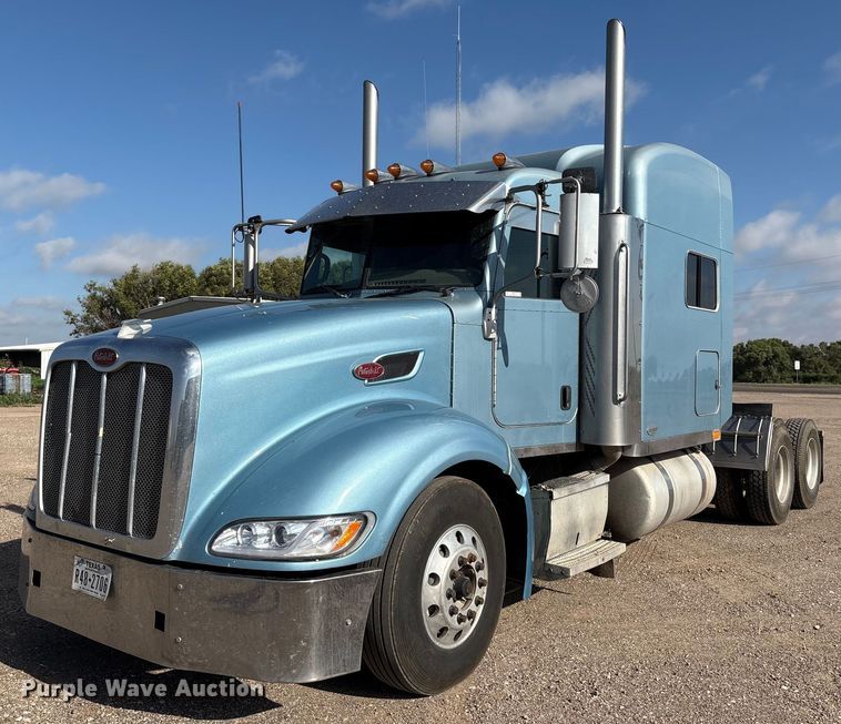 2007 Peterbilt 386 semi truck - EM0509