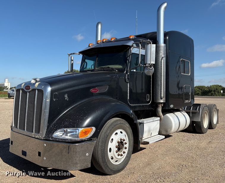 2008 Peterbilt 386 semi truck - EM0510