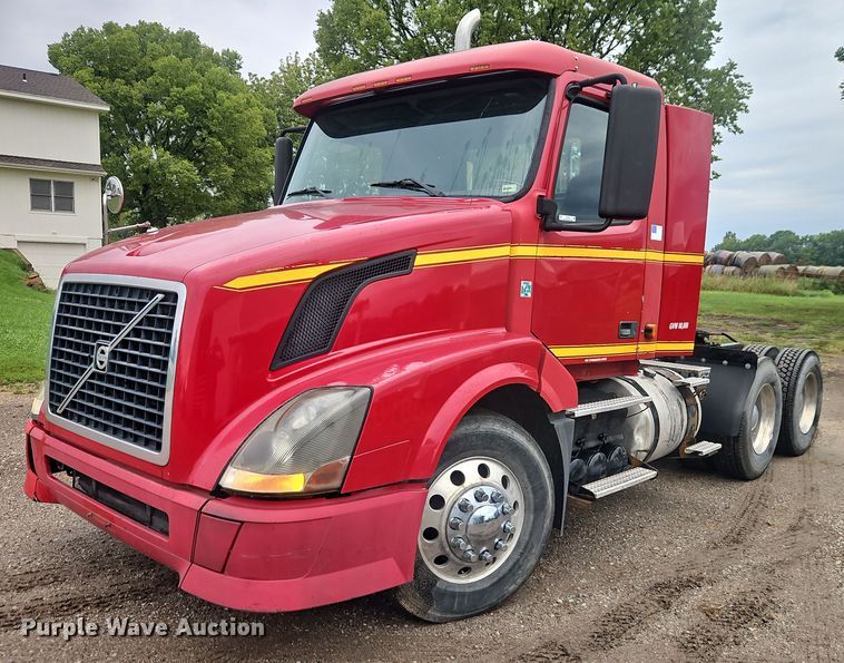 2007 Volvo VNL semi truck - EO4624