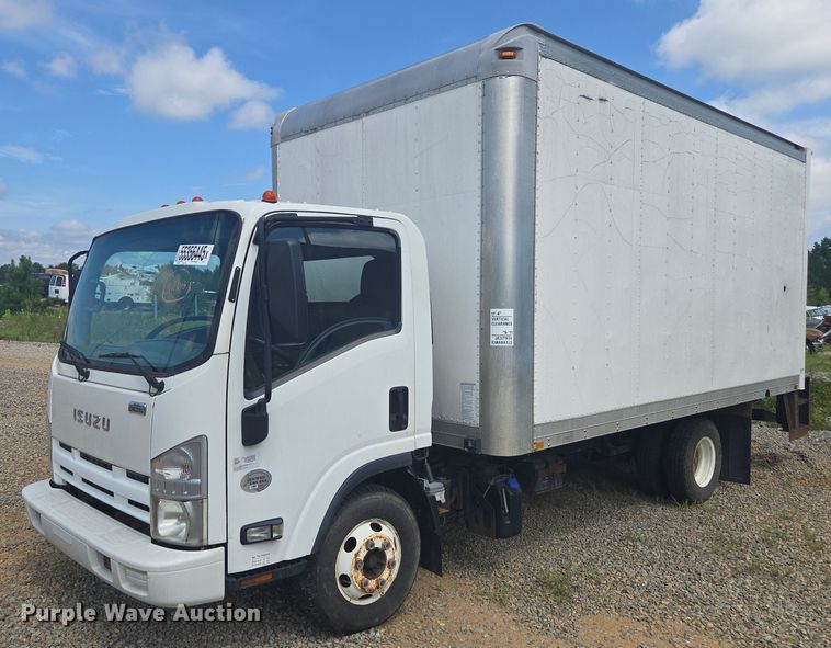 2015 Isuzu NPR box truck - YA0527