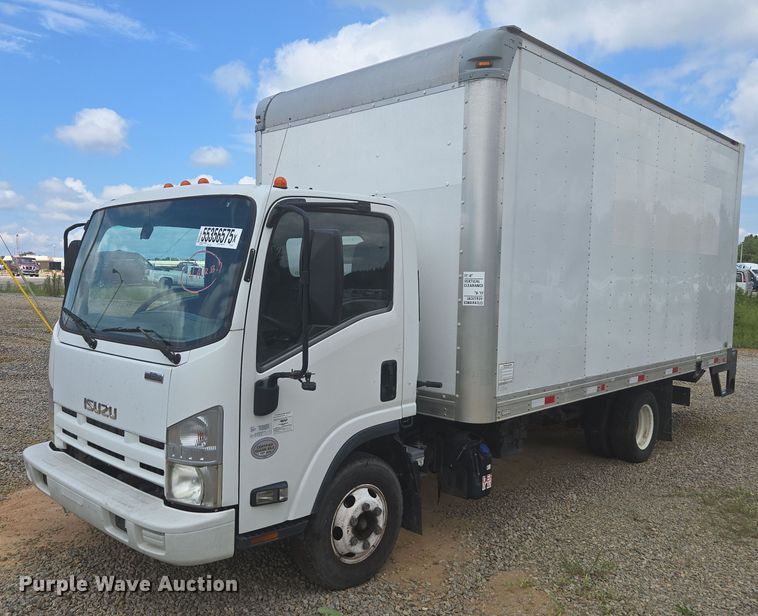 2015 Isuzu NPR box truck - YA0528