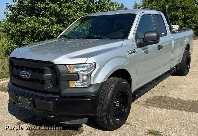 2017 Ford F150 SuperCab pickup truck - DJ9706