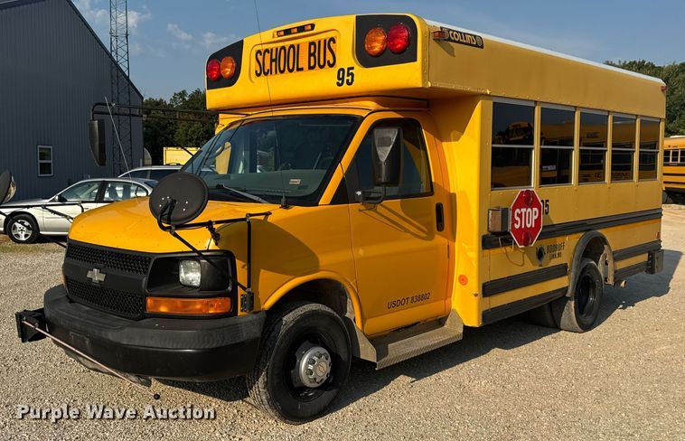 2005 Chevrolet Express G3500 school bus - DW3444