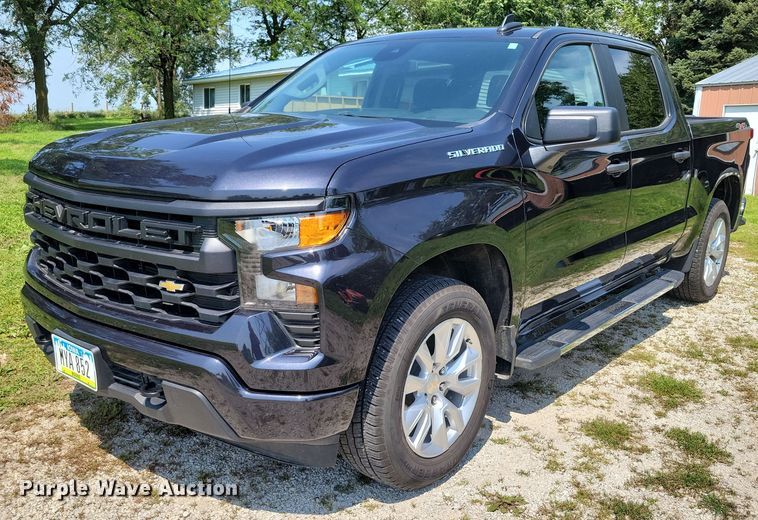 2023 Chevrolet 1500 Silverado Custom Crew Cab pickup truck - DX7249