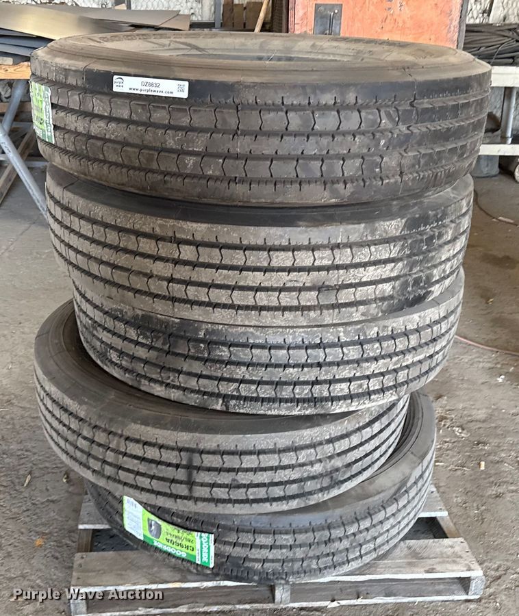 (5) Goodride 285/75R24.5 tires - DZ8832