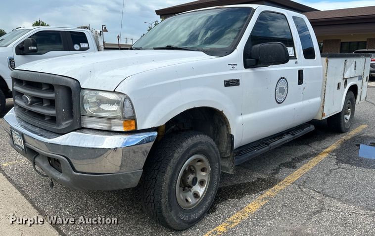 2004 Ford F250 Super Duty SuperCab utility bed pickup truck - EB2694