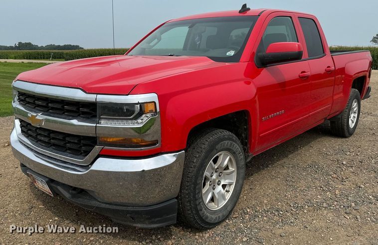 2017 Chevrolet Silverado 1500 LT Double Cab pickup truck - EB2867