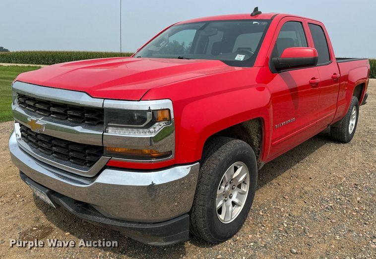2018 Chevrolet Silverado 1500 LT Double Cab pickup truck - EB2871