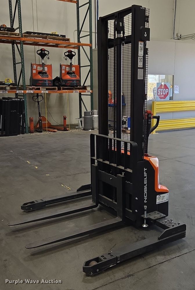 2021 Noblelift Lion pallet stacker - EC1136
