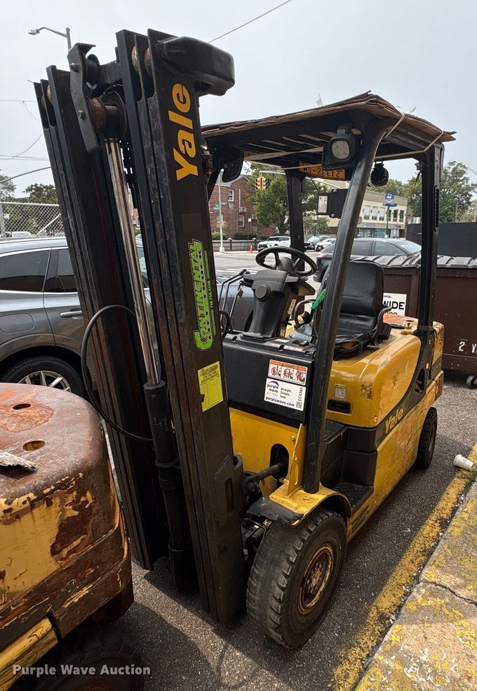 2015 Yale GTP050 forklift - EC4383