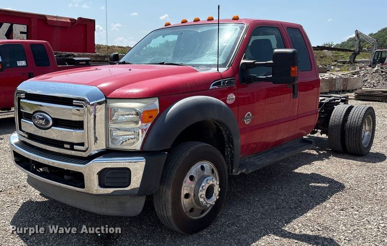 2011 Ford F450 Super Duty XLT SuperCab pickup truck cab and chassis - EC4387