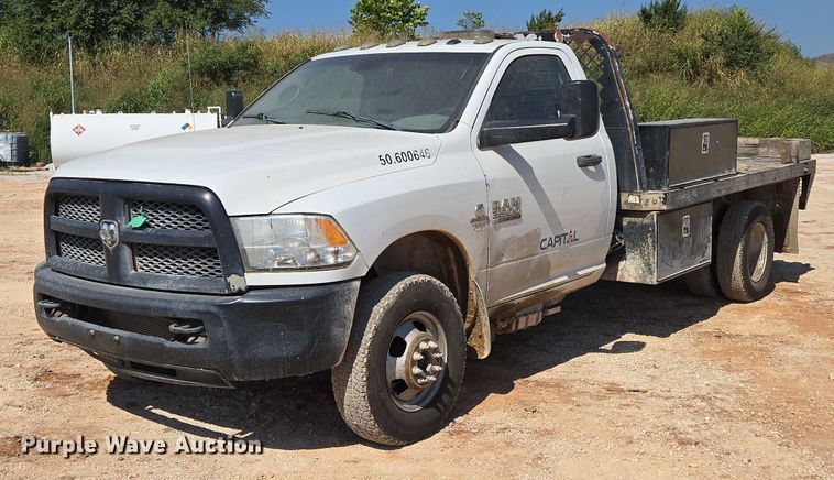 2013 Dodge Ram 3500HD flatbed pickup truck - ED2189