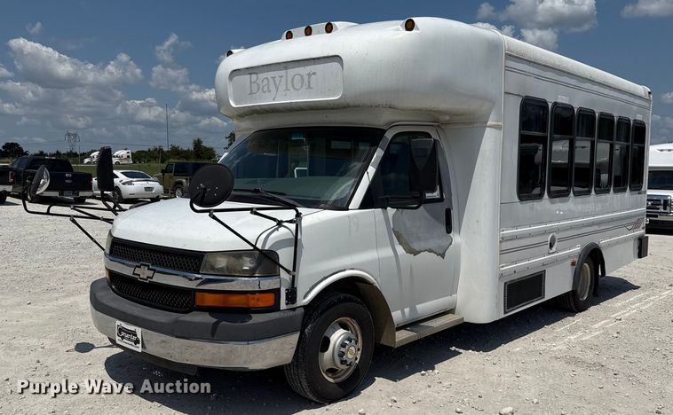2009 Chevrolet Express 3500 shuttle bus - ED5810