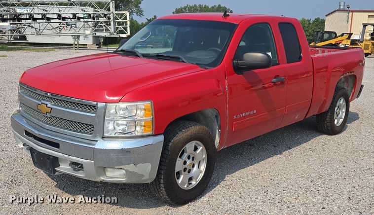 2013 Chevrolet Silverado 1500 Ext. Cab pickup truck - EF1923