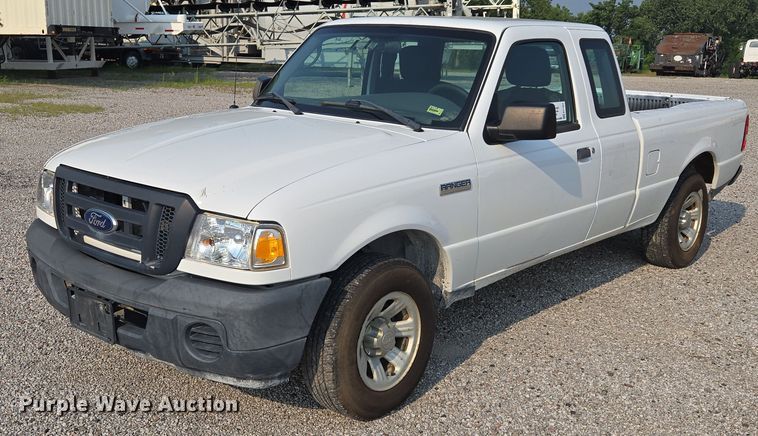 2011 Ford  Ranger SuperCab pickup truck - EF1927