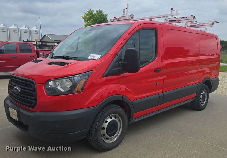 2017 Ford Transit 150 van - EF3513