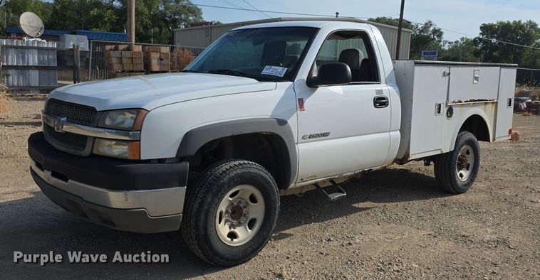 2003 Chevrolet Silverado 2500HD utility bed pickup truck - EF3728