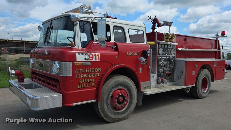 1982 Ford 8000 pumper fire truck - EF3737