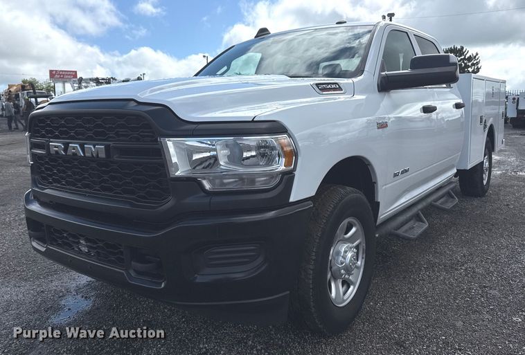 2021 Dodge Ram 2500 Crew Cab utility bed pickup truck - EG5901