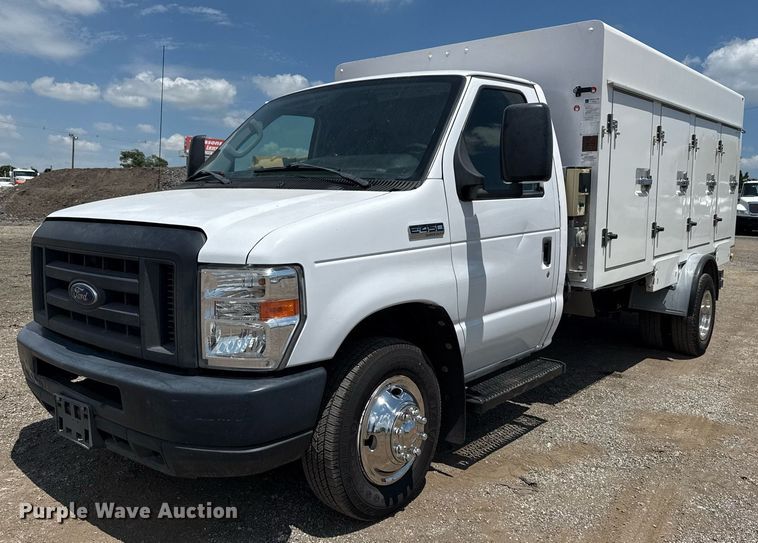 2019 Ford E450 Super Duty delivery truck - EG6077