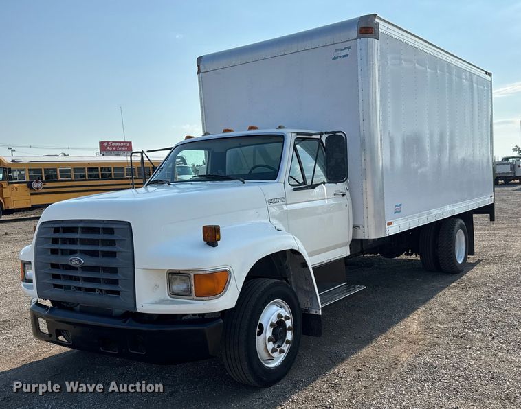 1998 Ford F800 box truck - EG6081