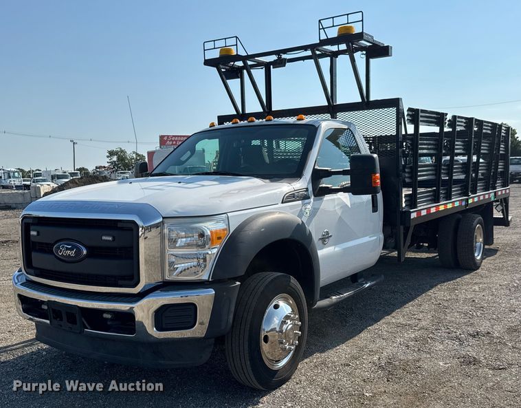 2016 Ford F550 Super Duty flatbed truck - EG6083