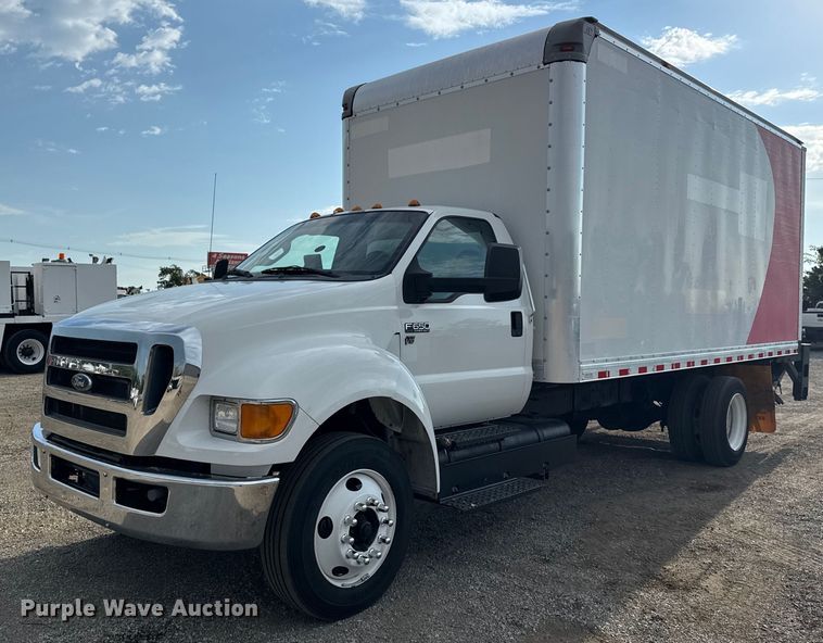 2013 Ford F650 Super Duty box truck - EG6125