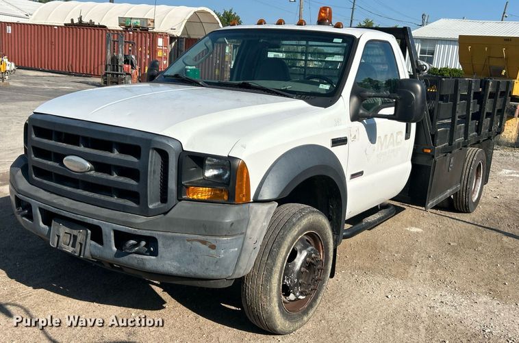 2006 Ford F550 Super Duty XL flatbed truck - EK8313