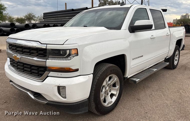2018 Chevrolet Silverado 1500 Z71 Crew Cab pickup truck - EM5058